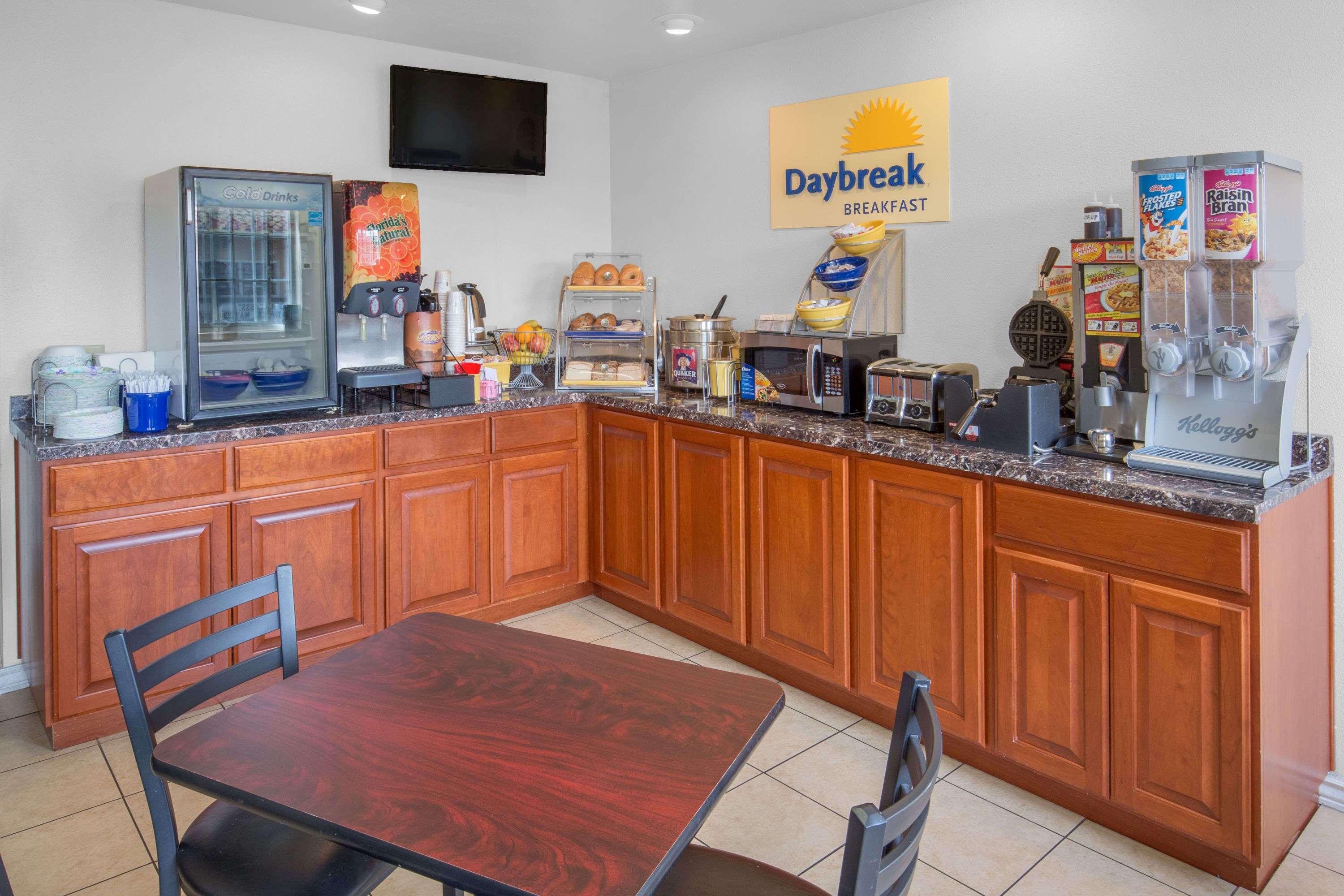 Days Inn By Wyndham Eureka Ca Dış mekan fotoğraf